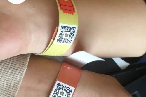 Percetakan Tiket Gelang Konser & Akrilik Terbaik - Dimyati Acrylic