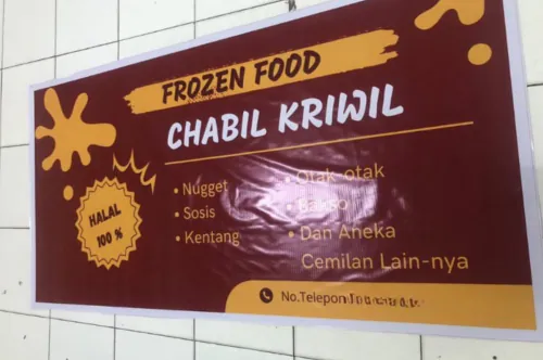 Spanduk Warung Keren? Ini 7 Rahasia Bikin Toko Kamu Ramai Pembeli!